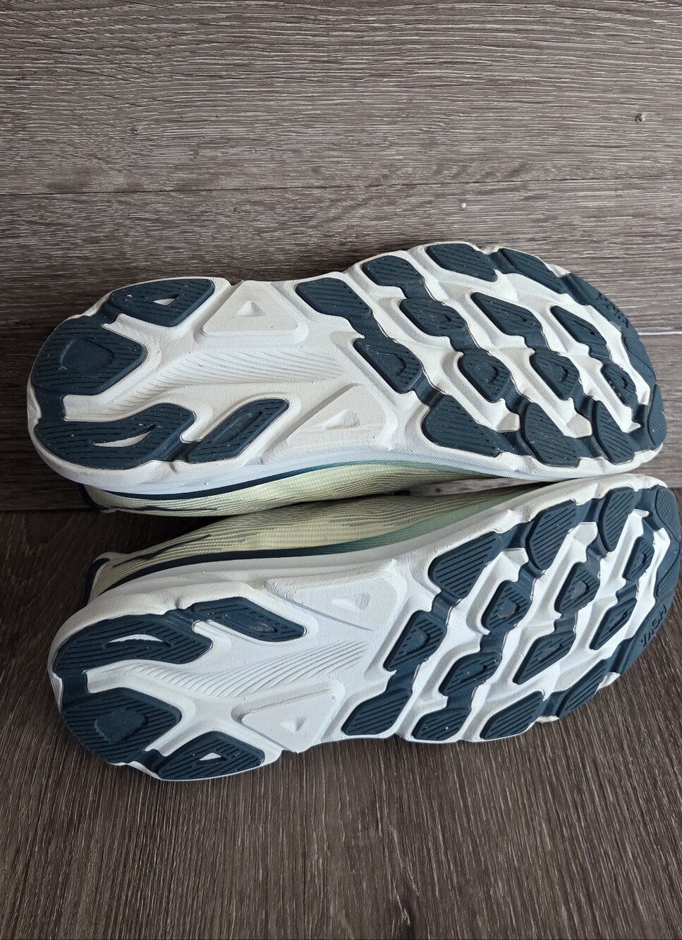 HOKA Clifton 9 Youth Size 6.5 / Women's Size 8 Teal White Gradient Sneakers - Picture 8 of 10